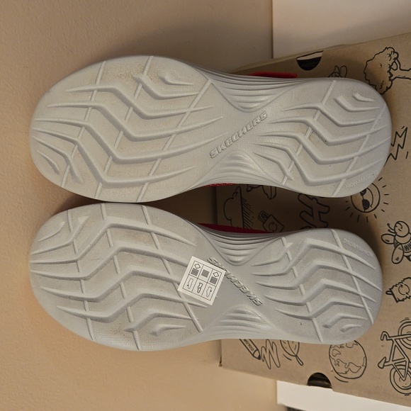 New in box Boys red Skechers Selectors Sneakers 3.5 - Picture 8 of 10